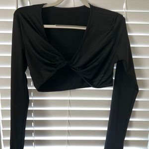 Black twisted crop top long sleeve